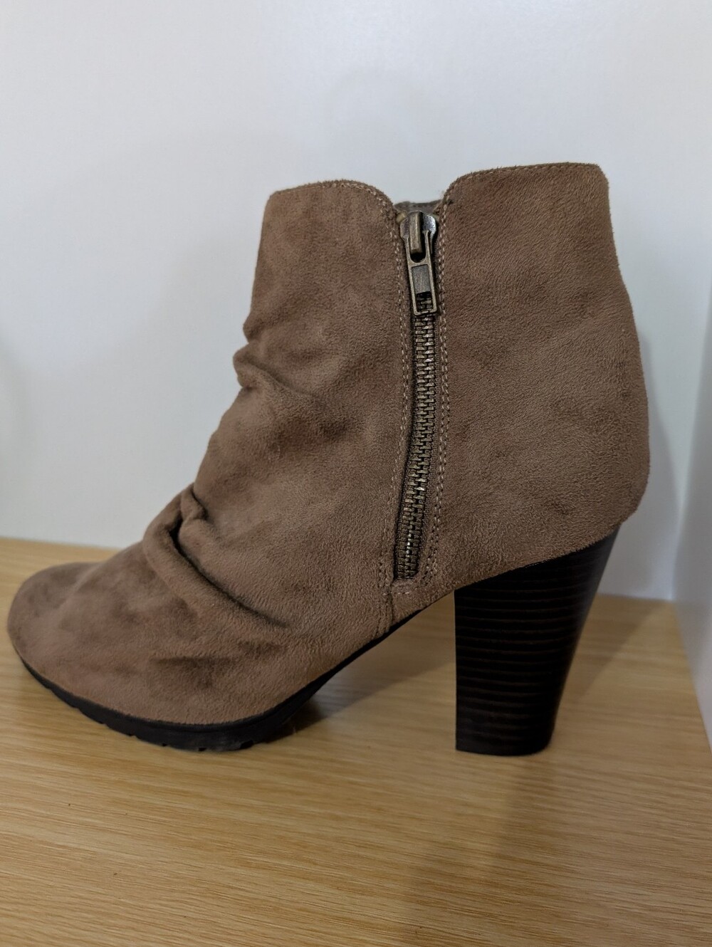 White Mountain Tangela Taupe Women’s Ankle Boot 7